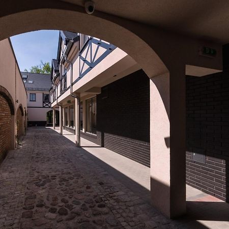 Hotel Gosciniec Kasztel U Gostla Murowana Goslin Exterior foto