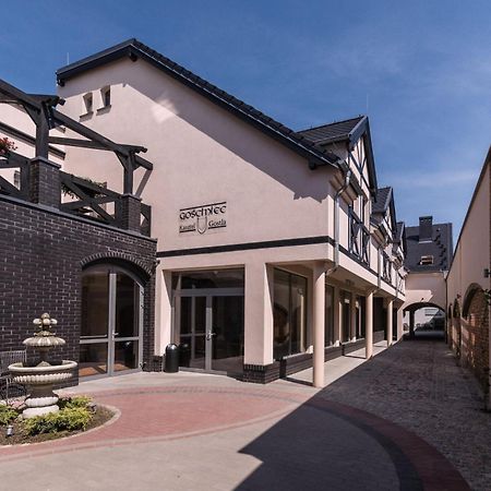 Hotel Gosciniec Kasztel U Gostla Murowana Goslin Exterior foto